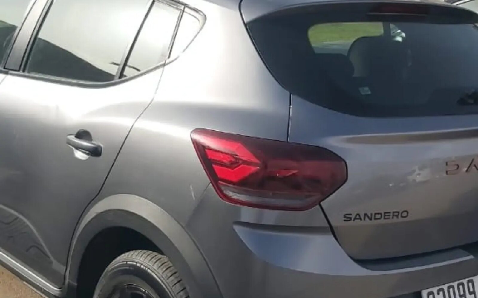 Dacia Sandero Stepway Gris — 23099-A-51