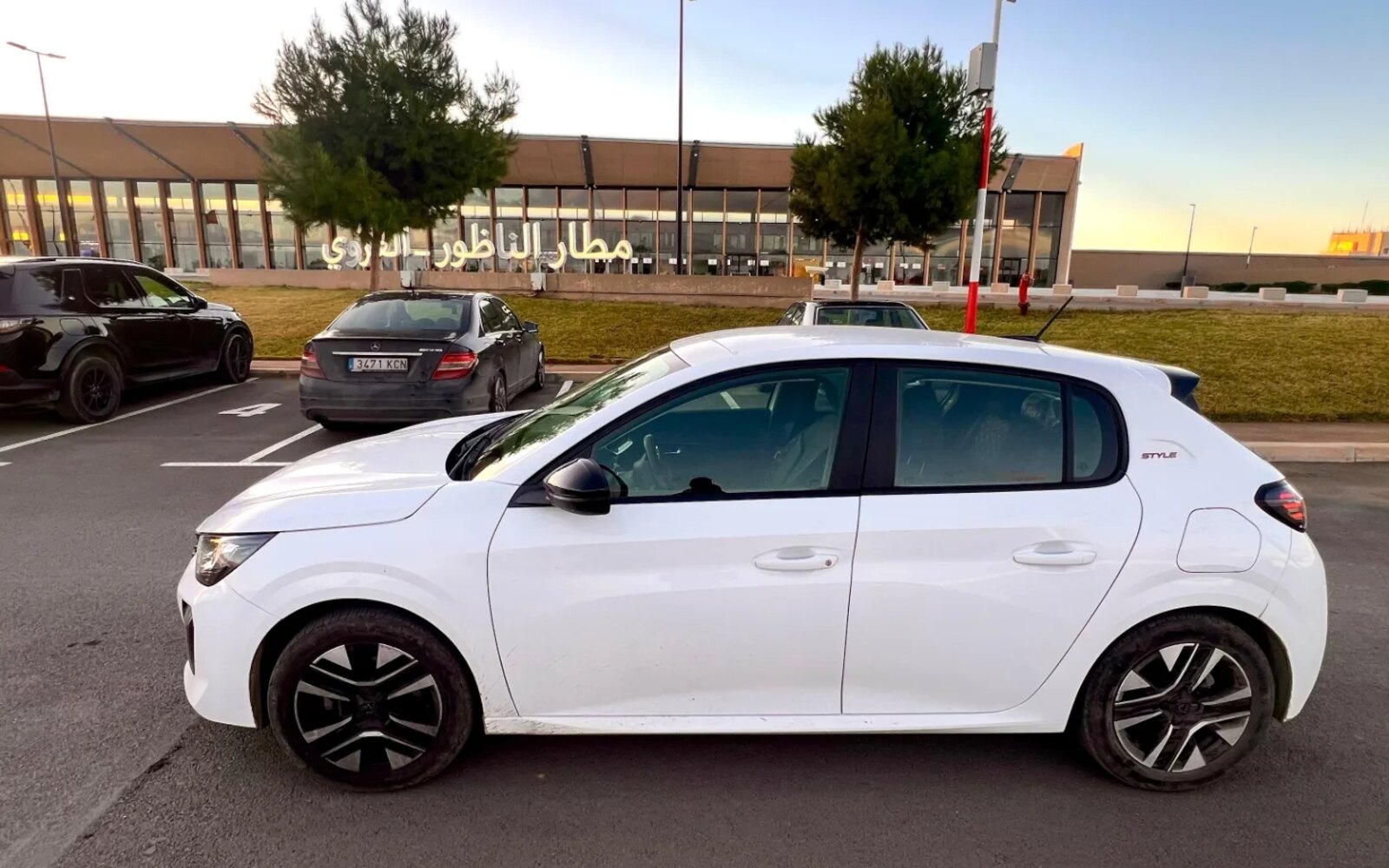 Peugeot 208 Blanc — 23119-A-51