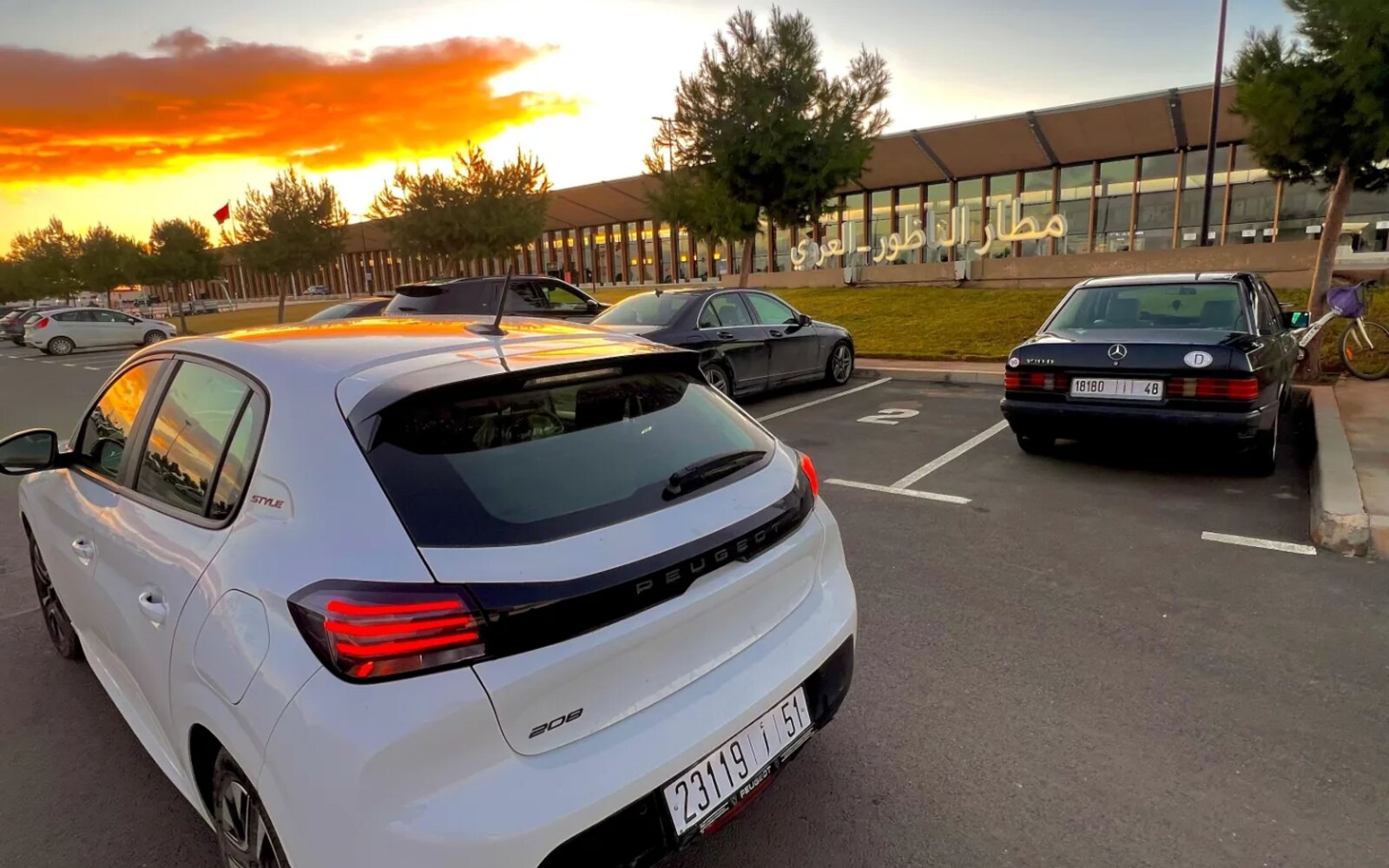 Peugeot 208 Blanc — 23119-A-51